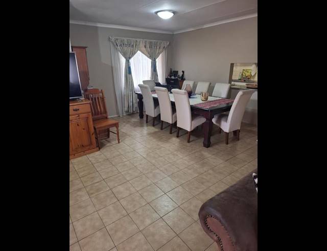 3 BEDROOM TOWNHOUSE FOR SALE IN FAERIE GLEN